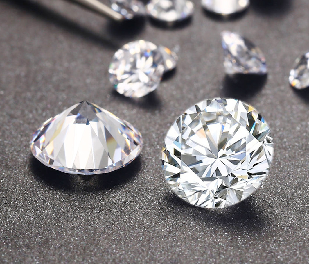 Image of natural round brilliant cut diamonds by Shimansky