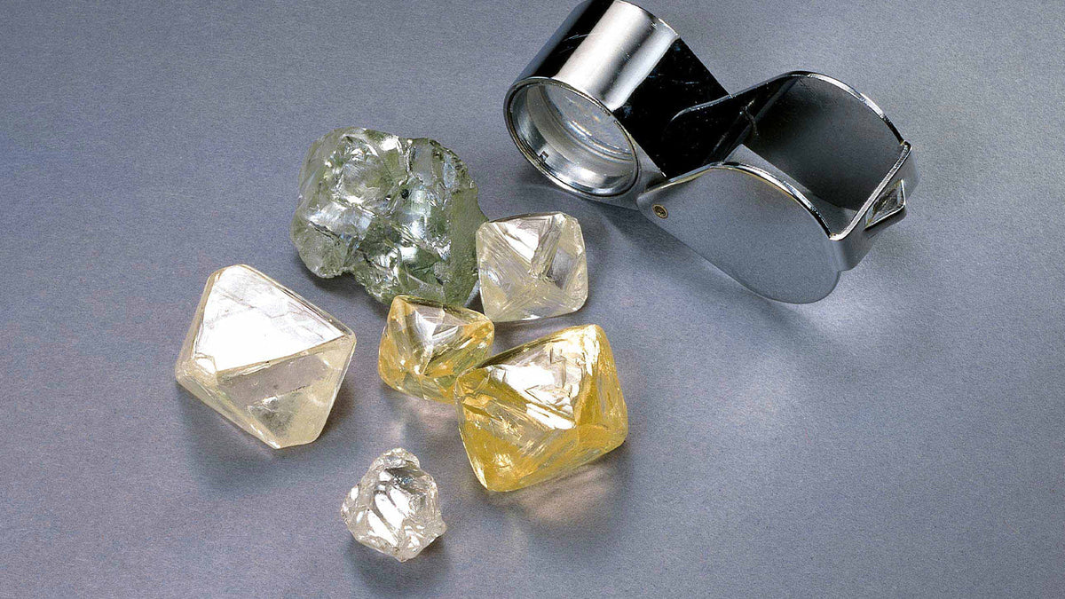 WHY YOU SHOULD CHOOSE YELLOW DIAMONDS FOR YOUR ENGAGEMENT RING