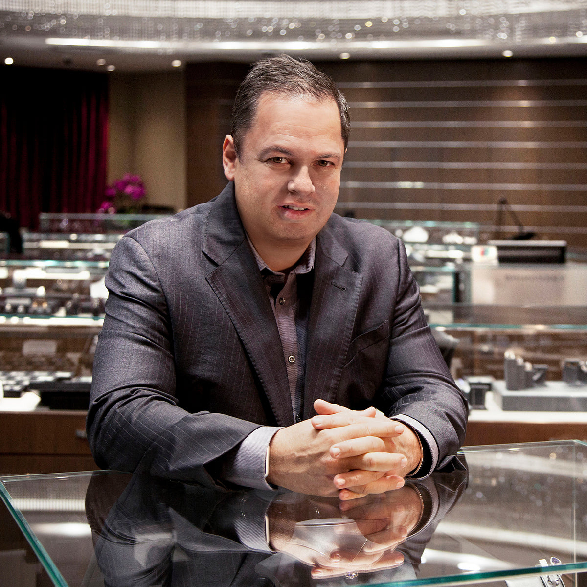 CEO Yair Shimansky in the Shimansky Jewellery Diamond Museum Experience 