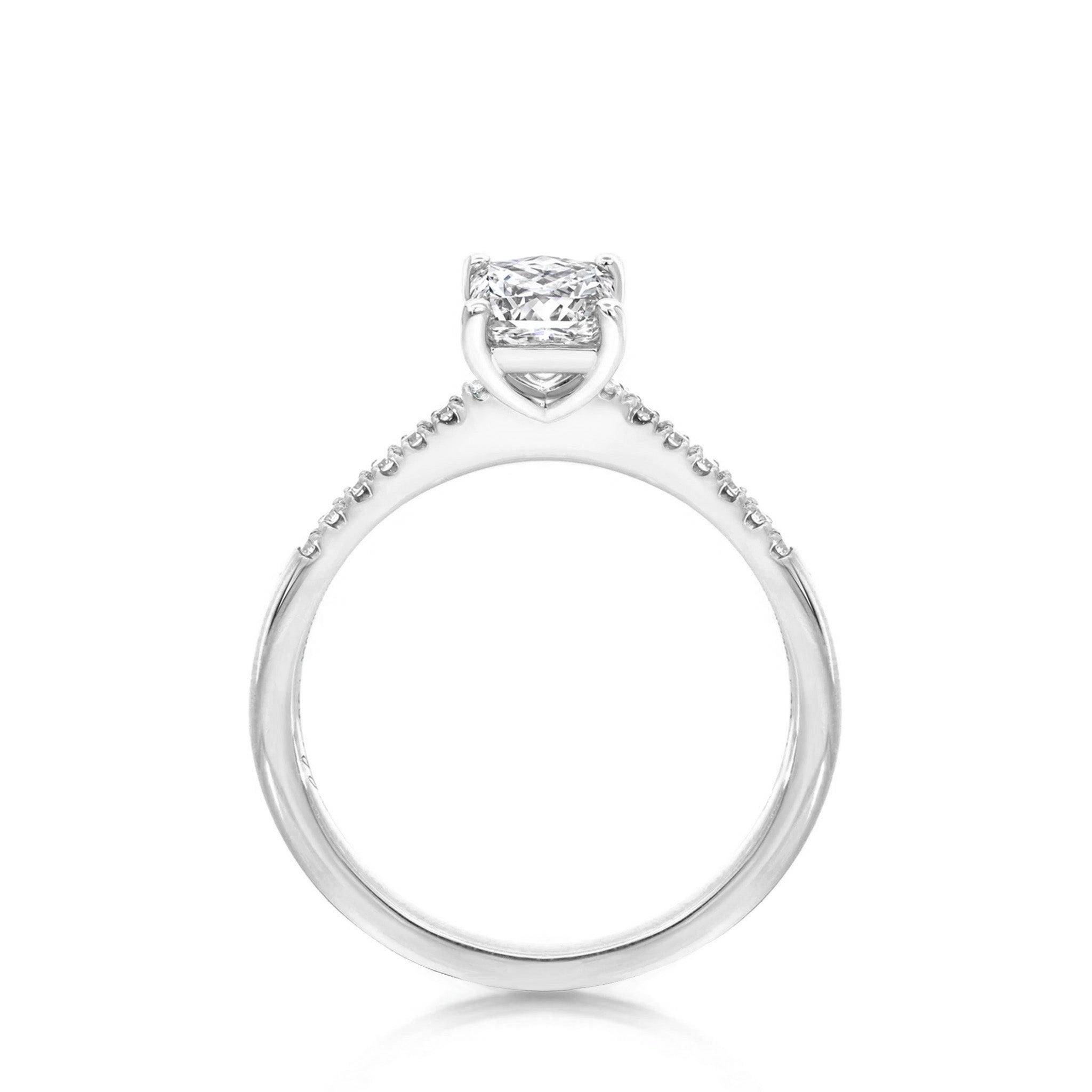 #Metal_Platinum #Carat Weight_0.7