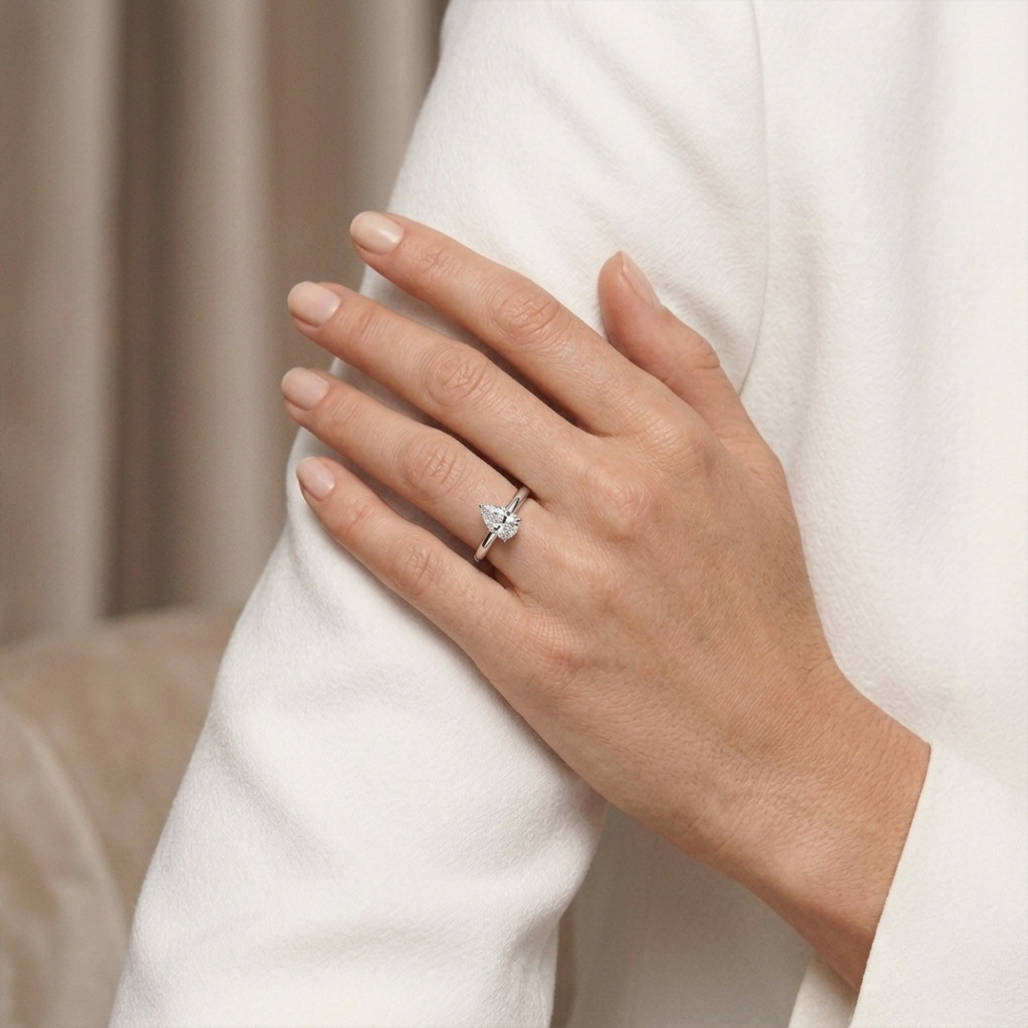 Birnenform Diamond Solitaire Engagement Ring