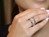 Shimansky Evolym Microset Engagement Ring Platinum - Lifestyle Video #Metal_Platinum #Carat Weight_2
